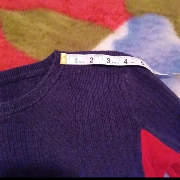💙🌹red and blue sweater - Picture 8 of 9